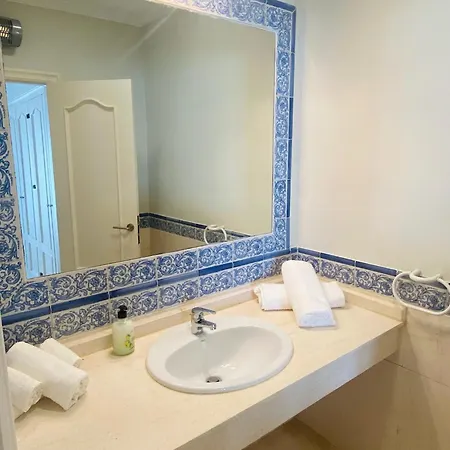 Villa In Sotogrande Costa 2 Min To The Beach Villa