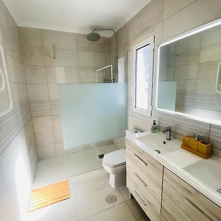Villa Villa In Sotogrande Costa 2 Min To The Beach