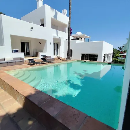 Villa In Sotogrande Costa 2 Min To The Beach Villa *